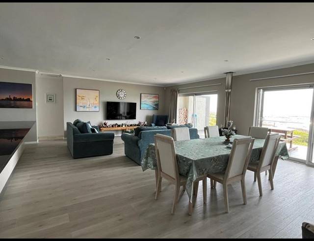 5 BEDROOM HOUSE FOR SALE IN KLEINBAAI